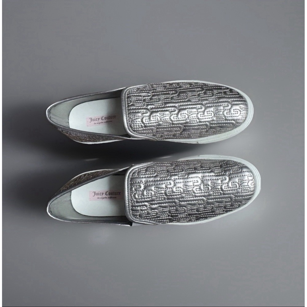 Juicy Couture Ruby‎ Metallic Pewter Monogram Sneaker Size 9